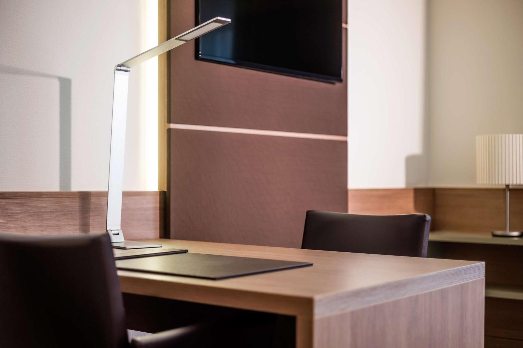 Hotel Lindner Airport, Part Of Jdv By Hyatt 4*